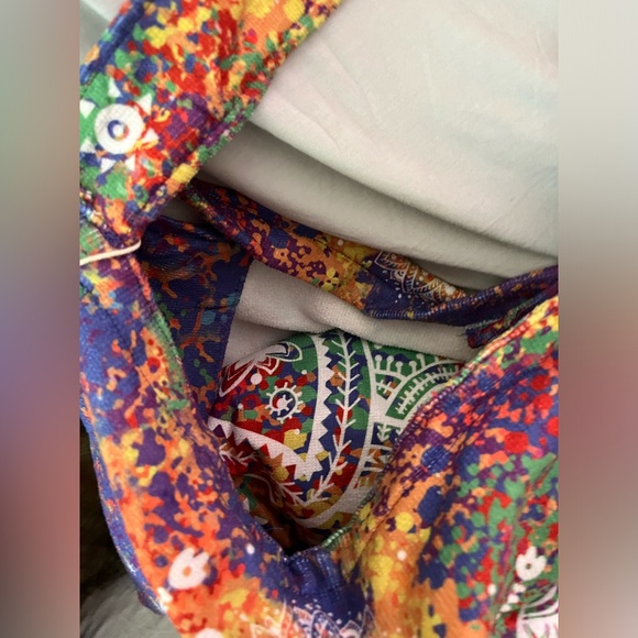 NWT Beach towel/Beach bag - Picture 2 of 3